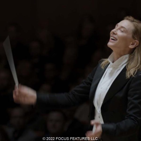 TAR ター、本作は2作目から数えて、なんと16年ぶりの新作映画となるが、前作、前々作同様、脚本も自ら執筆、タイトルに主人公の名を冠し、キャストたちの素晴らしい名演を得て、カミソリのような切れ味鋭い映画を完成させた、監督は、俳優としてのキャリアの方が長い才人トッド・フィールド、ケイト・ブランシェット主演！才能溢れる音楽家のヒリヒリするような内面世界の光と影をカミソリのような鋭い映像で描くトッド・フィールド監督16年ぶりの意欲的な最新作、クラシック音楽指揮者の栄光と闇、第79回ヴェネチア国際映画祭：・主演女優賞（コンペティション部門）・ケイト・ブランシェット、ケイト・ブランシェット、ノエミ・メルラン、ニーナ・ホス、ソフィー・カウアー、ジュリアン・グローヴァー、アラン・コーデュナー、マーク・ストロング、シルヴィア・フロート、アダム・ゴプニック、シドニー・レモン、アレック・ボールドウィン、ター、Tár、トッド・フィールド、