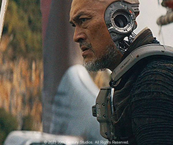 人類 v.s. A.I. 最後に生き残るのはどっちだ？『ザ・クリエイター／創造者』、『ローグ・ワン／スター・ウォーズ・ストーリー』（2016年）で、スピンオフにも関わらず"SW史上最高の物語"と絶賛され、その名を轟かせた監督ギャレス・エドワーズ。 ギャレス書き下ろしの完全オリジナルの最新SF映画は、人間とA.I.との絶滅を賭けた壮絶な闘いを描いた叙事詩を内外から演技派俳優を集め完成させた。 荒唐無稽なSF映画ながら、深い人間味とインテリジェンスすら感じさせる意欲作。、他のハリウッド監督にはない様々な熱意を感じさせる型破りなギャレス・エドワーズが描いたSF世界、レバノン、ベイルート港爆発事故の映像、ソニーのFX3、検証映像、ザ・クリエイター／創造者、The Creator、ギャレス・エドワーズ、ジョン・デヴィッド・ワシントン、マドリン・ユナ・ヴォイルズ、ジェンマ・チャン、アリソン・ジャネイ、渡辺謙、スタージル・シンプソン、アマール・チャーダ・パテル、マーク・メンチャカ、ロビー・タン、ラルフ・アイネソン、マイケル・エスパー、ヴェロニカ・ゴー、イアン・ヴァーダン、ダニエル・レイ・ロドリゲス、